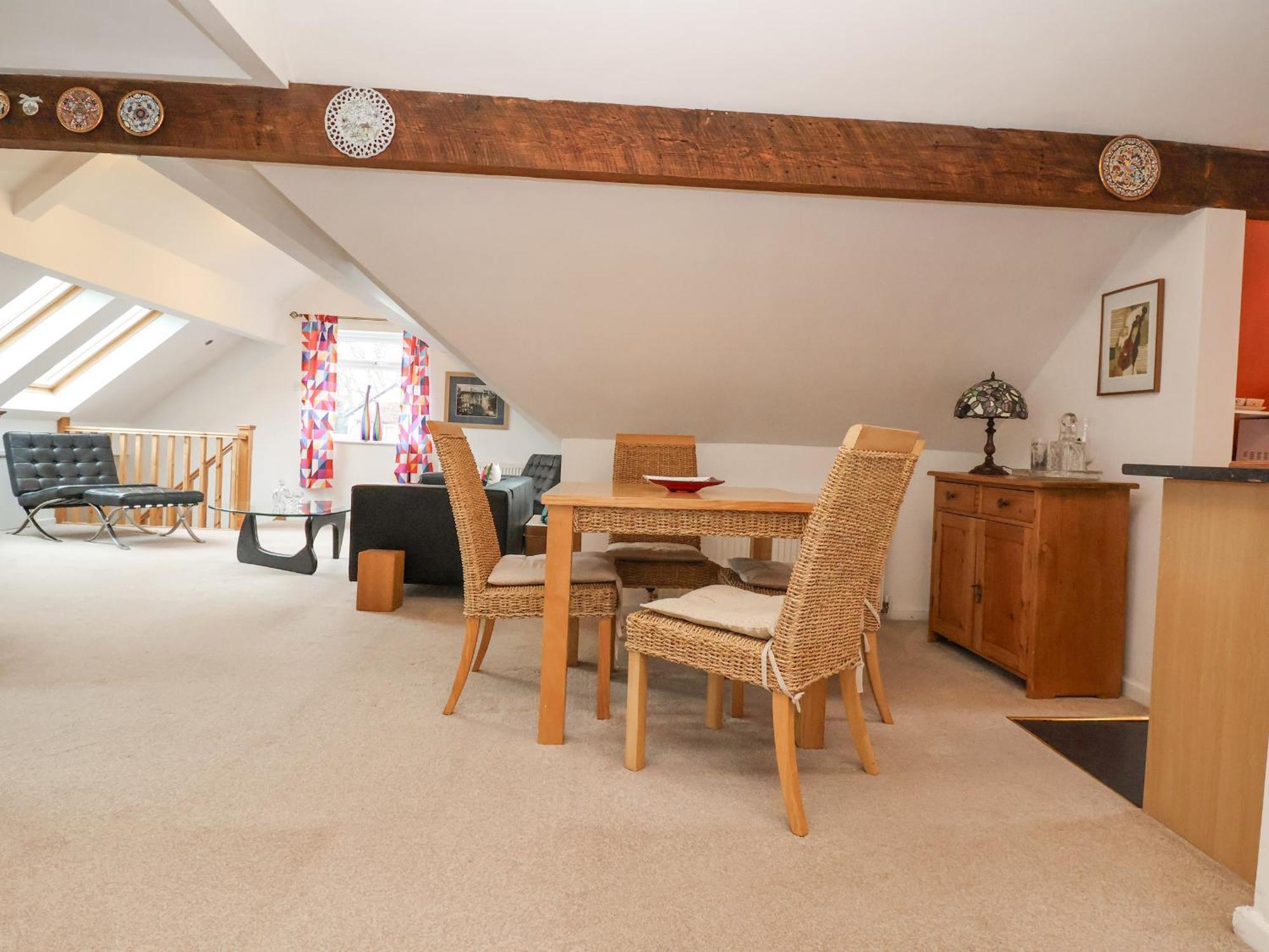 Dragon'S Den Apartment Chester Exterior photo
